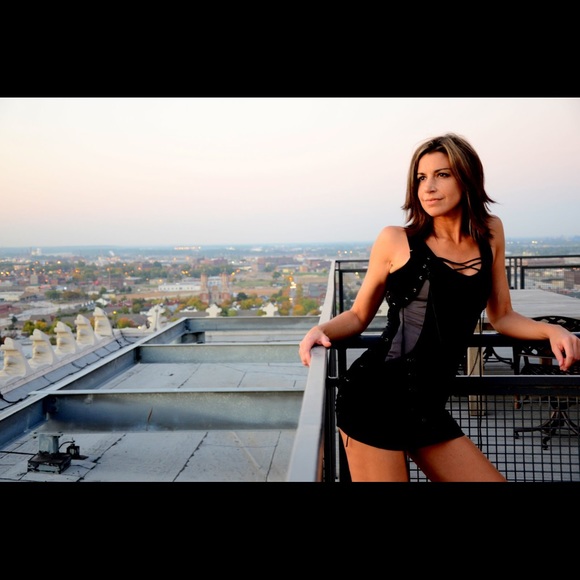 Meet your Posher, Jennifer - Picture 5 of 12